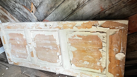 Vanha puinen väliovi, 3-peilinen.