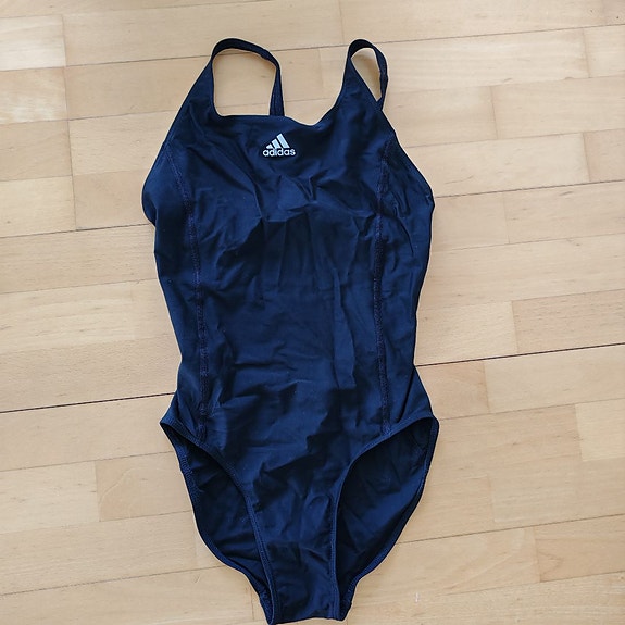 Adidas naisten/tyttöjen uimapuku koko EUR34, musta