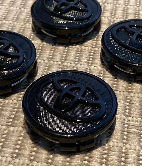 Keskimerkit Toyotan vanteisiin 57mm