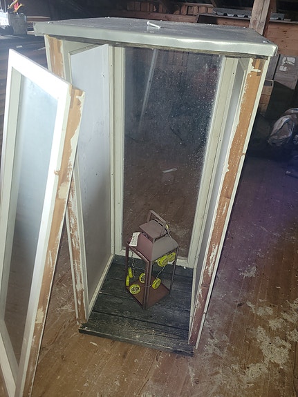 ISO lyhty pienellä lyhdyllä mini kasvihuone