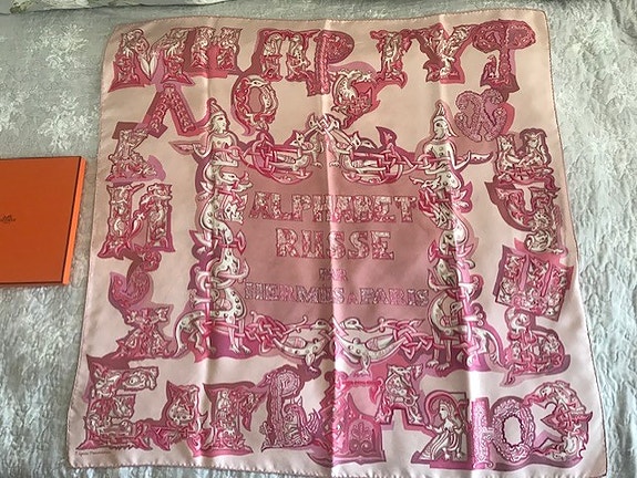Hermes Alphabet Russe silkkihuivi