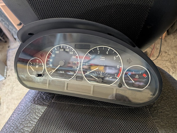BMW E46 mittaristo