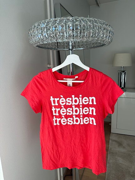 H&M punainen tres bien t-paita koko XS