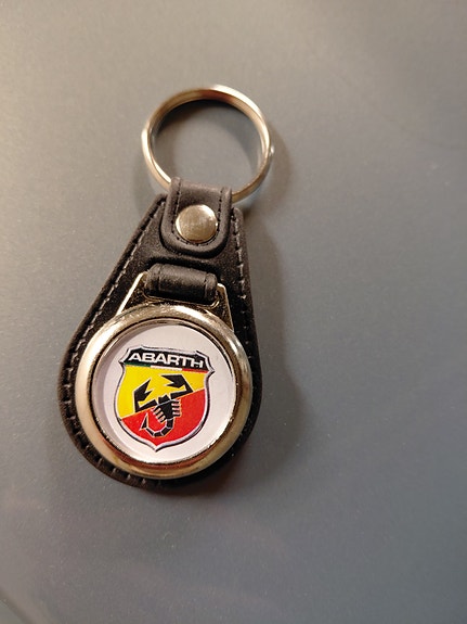 NOS Abarth avaimenperä