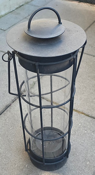 Iso kynttilälyhty