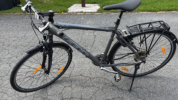 Myydään todella vähän ajettu Hybrid polkupyörä