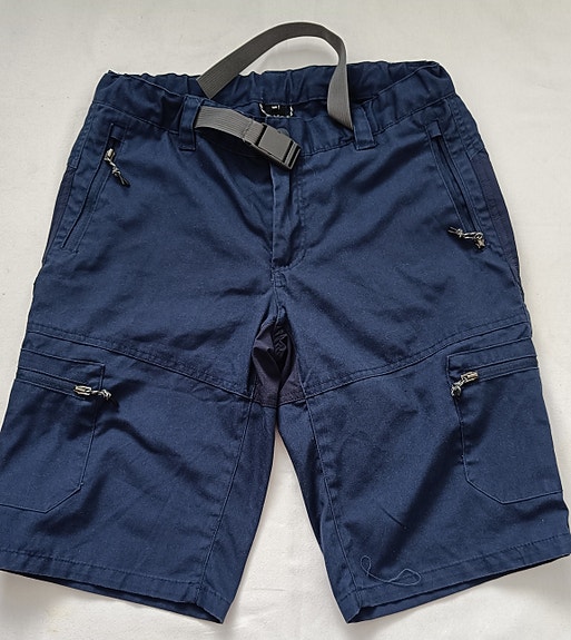 Poikien shortsit 160