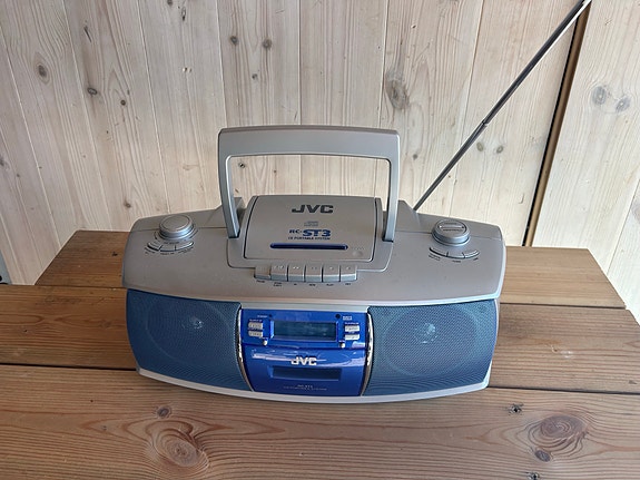 JVC CD-kasettisoitin ja radio