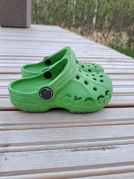 Crocs 22-24 (C6-7)