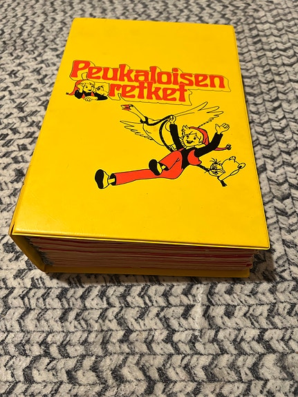 Peukaloisen retket kirjasarja kansiolla 1985