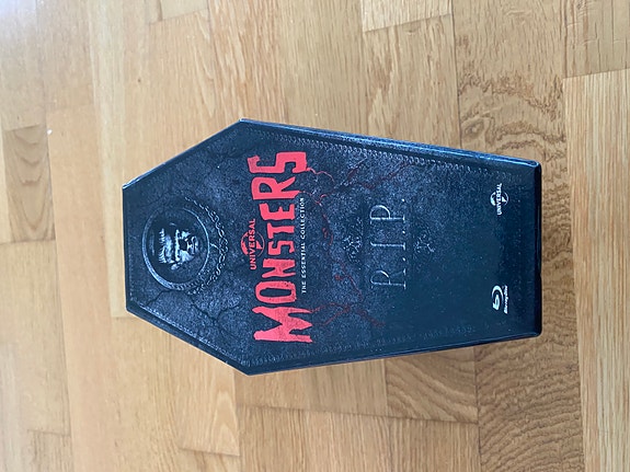 universal monsters essential collection blu ray coffin edition