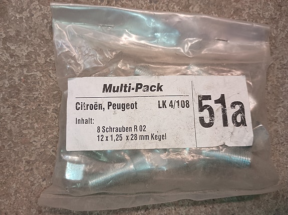 Pyörän pultteja VW Toyota pösö