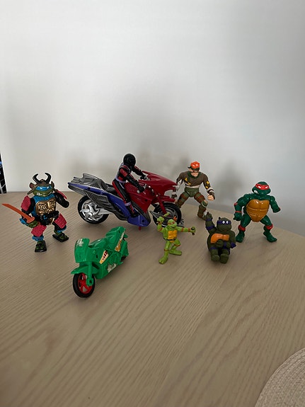 Teenage Mutant Ninja Turtles - 90-00 luvulta - hahmoja ja moottoripyörät