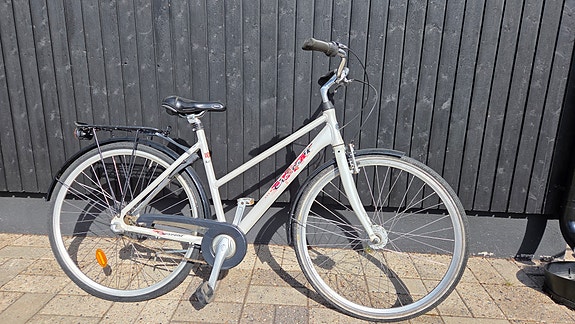 Cresent polkupyörä 28"
