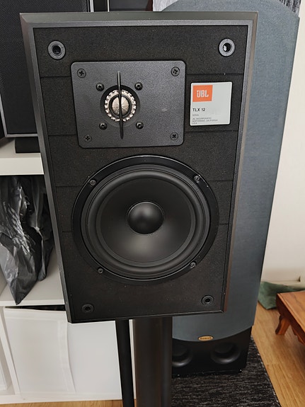 JBL hyllykaiutin musta tlx-12