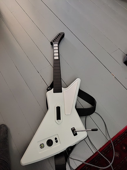 Modattu guitar hero xplorer kitara