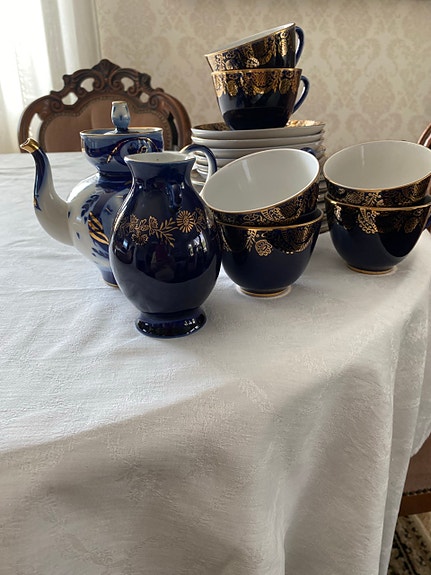 Lomonosov tee- tai kahviastiasto