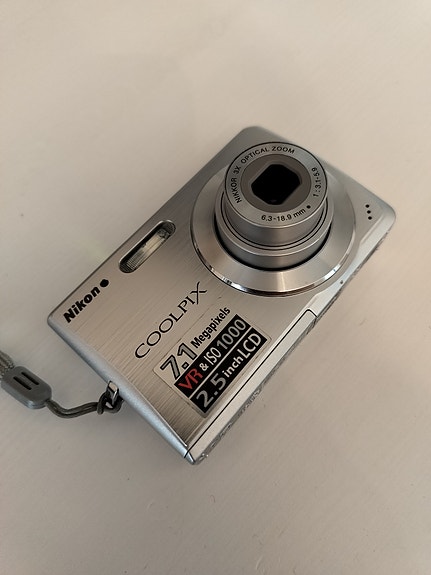 Nikon coolpix s200