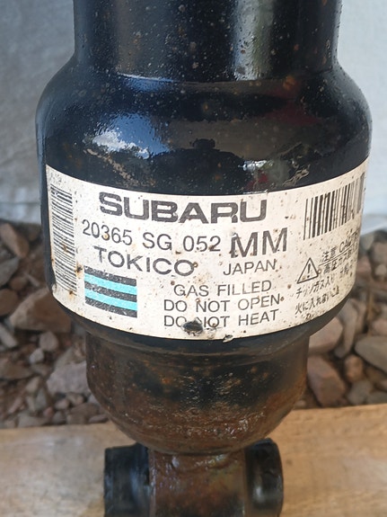 Subaru Forester tasonsäätö iskunvaimentajat