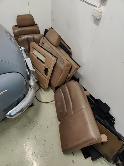 Volvo 740 ruskea nahkasisusta