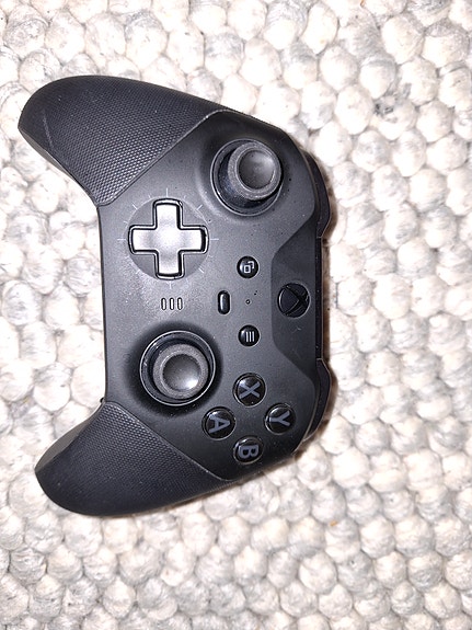 Xbox series Elite 2 -ohjain musta