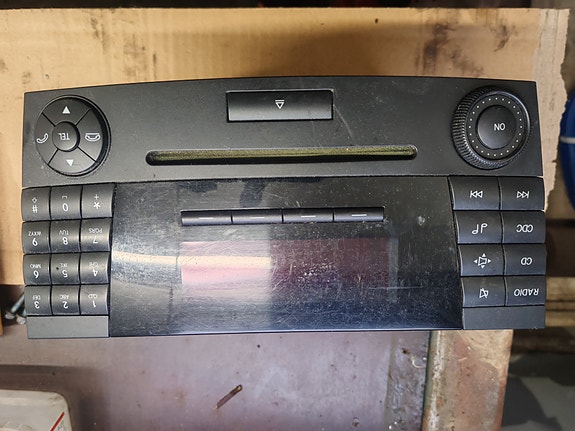 W211 radio