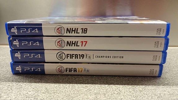 Playstation 4 pelipaketti NHL 17, 18 & FIFA 17, 19
