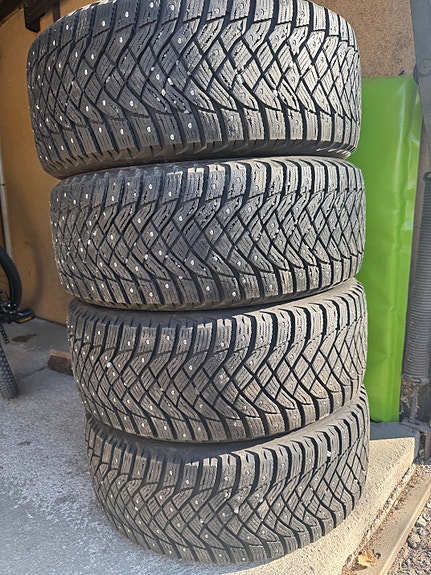 Nastarenkaat 225/50 R17 Good Year