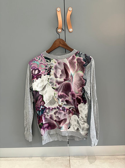 Ted Baker pusero S kirjava