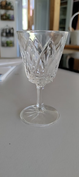 Pienet kristalli lasit