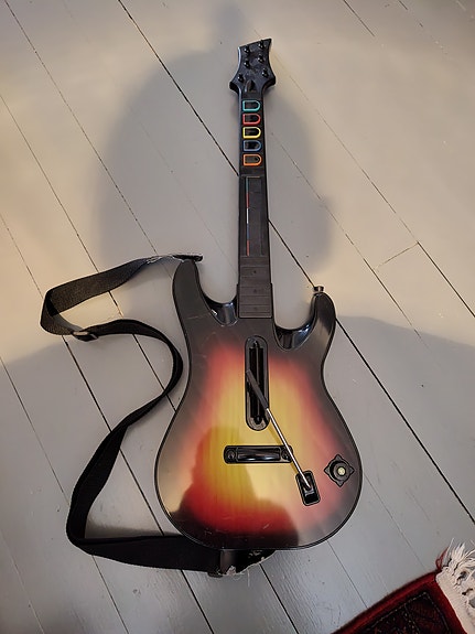Guitar hero kitara Xbox 360 / pc