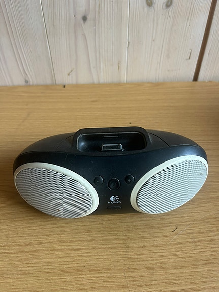 Logitech iPod-telakka stereokaiutin
