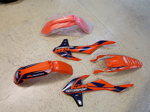 KTM osat vm-16-19 tankkimuovit