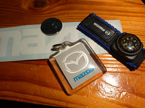 Mazda De Luxe paketti