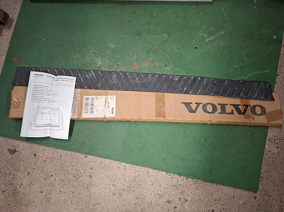 Volvo V70 takapuskurin kumi