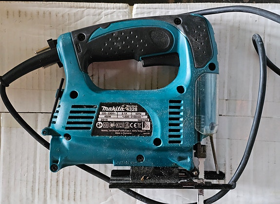Makita pistosaha sähkökäyttöinen