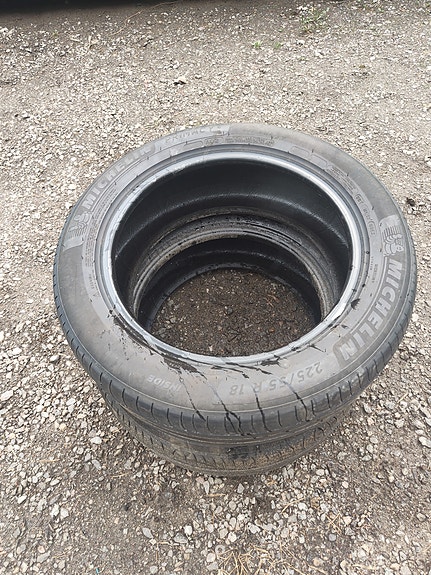 2 kpl Michelin kesärenkaita