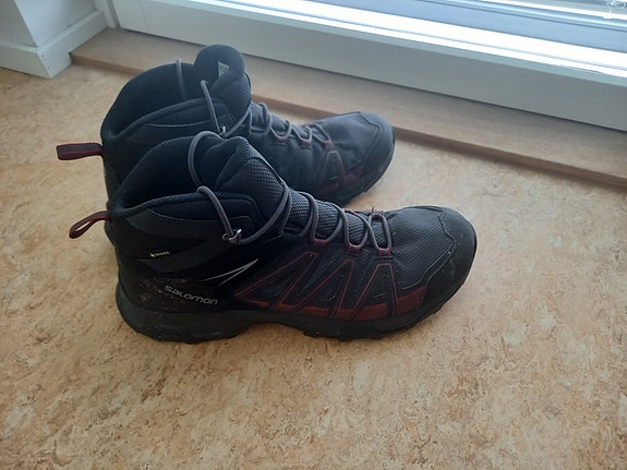 Salomon x ultra mid vaelluskengät. Koko 45-46