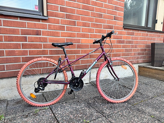 Nishiki lasten maastopyörä 26" vaihteilla violetti
