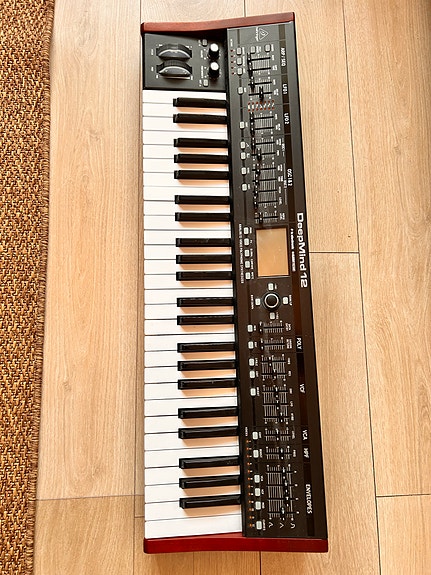 Behringer DeepMind 12