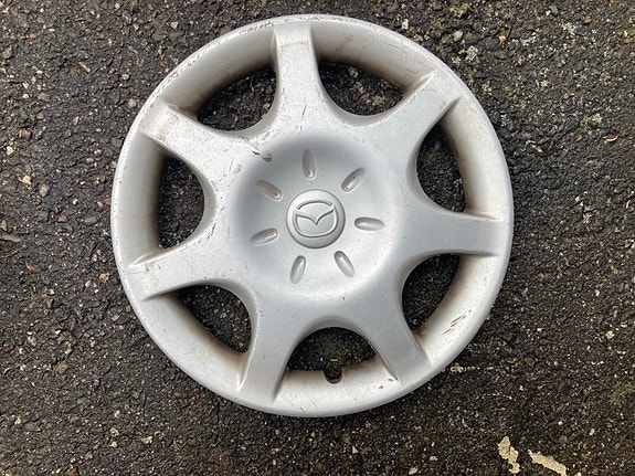 Mazda Alkuperäinen pölykapseli 15” 1 Kpl