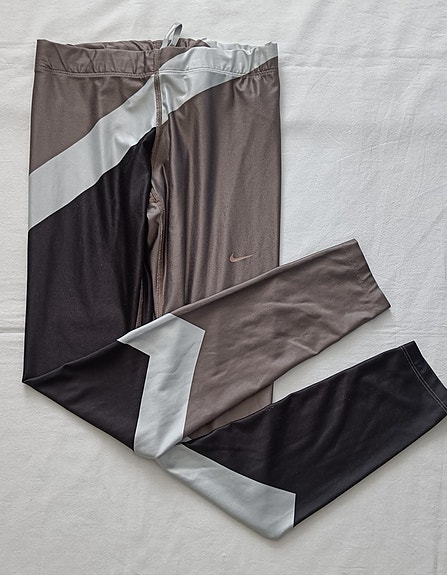 Nike urheilutrikoot XS