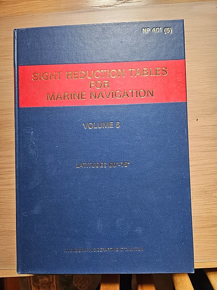 Sight Reduction Tables for Marine Navigation - Volume 5 - kirja