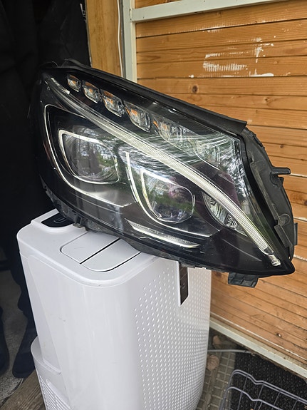Mercedes-Benz c umpio, A 205 820 43 61