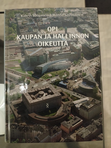 Opi Kaupan ja Hallinnon Oikeutta-Kirja