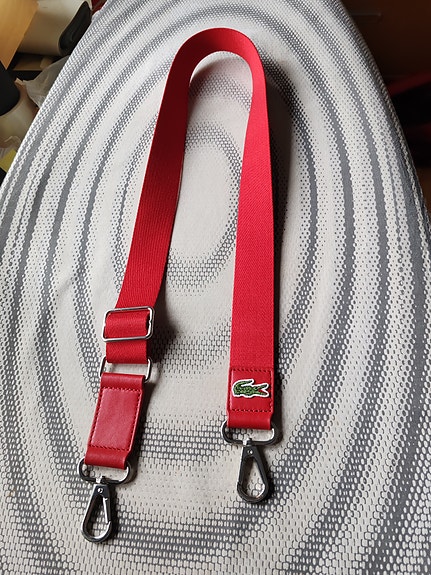 Lacoste olkahihna