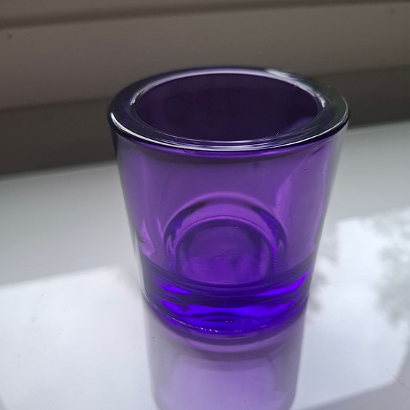 Iittala Kivi-tuikku 80 mm Neodyymi (Lila/Värinvaihtaja)