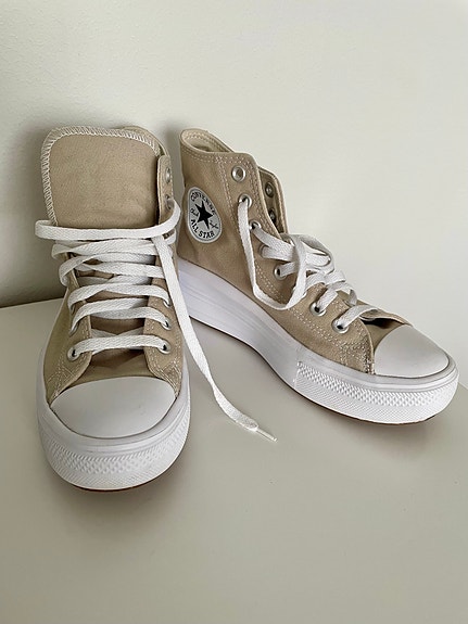 Converse lift tennarit