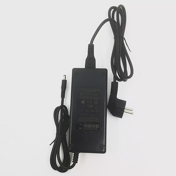 Li-ion laturi 36V latauslaite