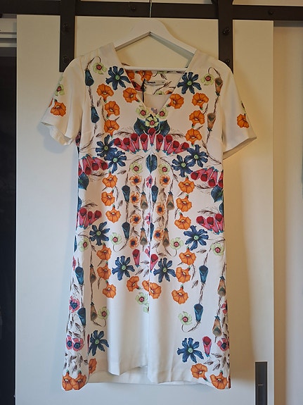 Desigual uusi mekko 38